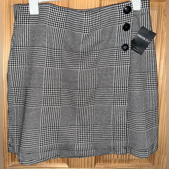 Plus Size Forever 21 Glen Plaid Mini Skirt - Picture 3 of 5
